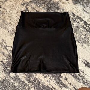 Windsor Chic Black Mini Skirt